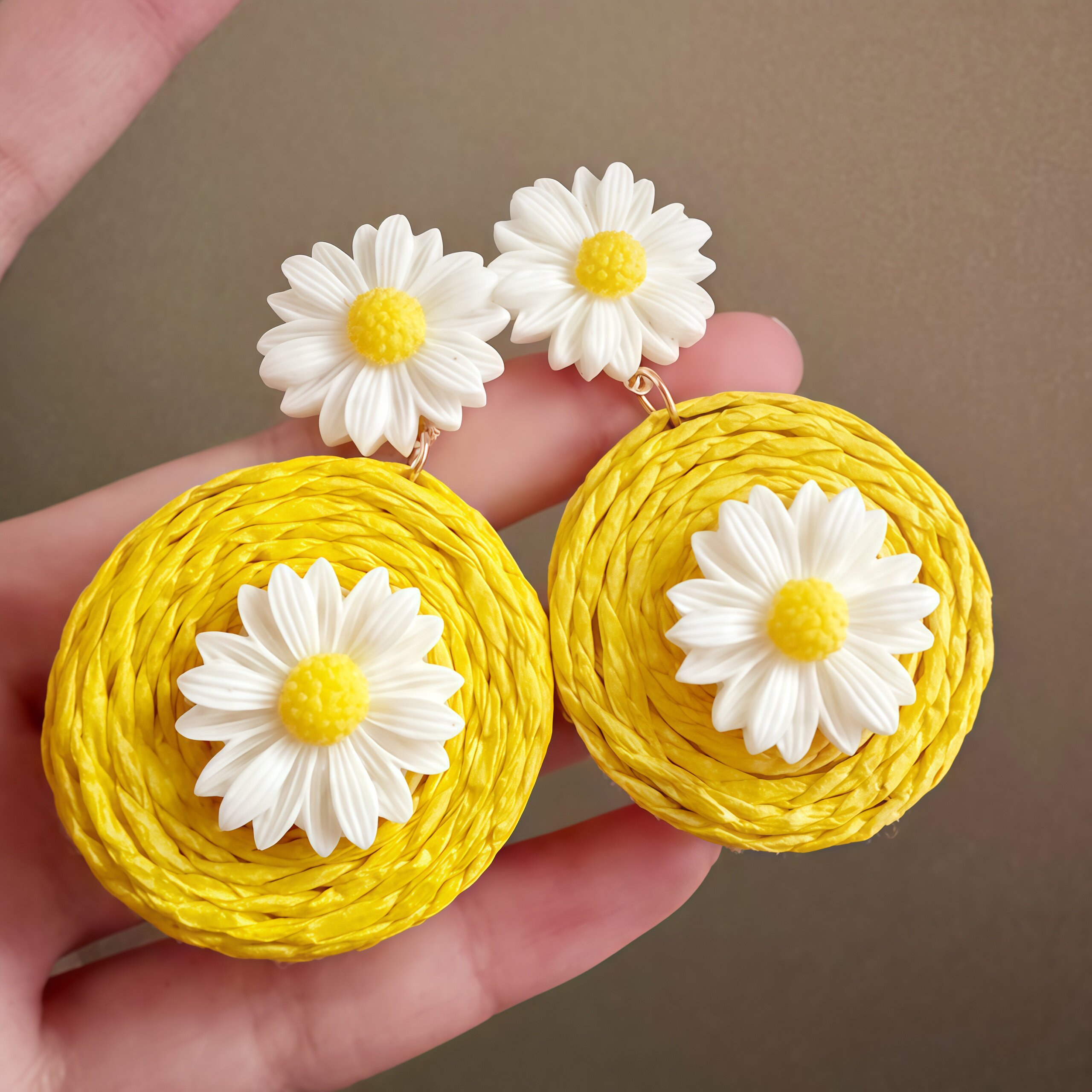 明媚氛围感小鸡黄花朵耳环