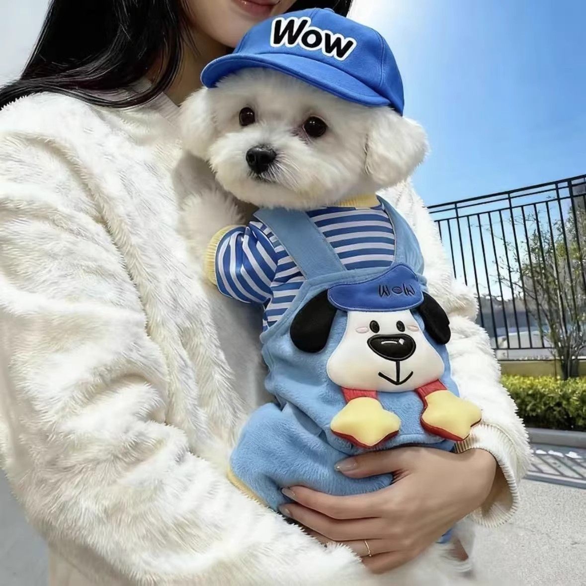 狗狗衣服秋冬装保暖加厚条纹背带四脚衣可牵引卡通小狗玩偶猫衣服