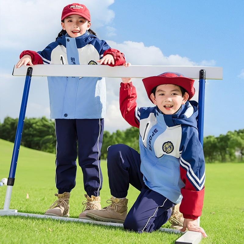 幼儿园园服三件套户外套装运动服一年级校服冲锋衣老师小学生厂家
