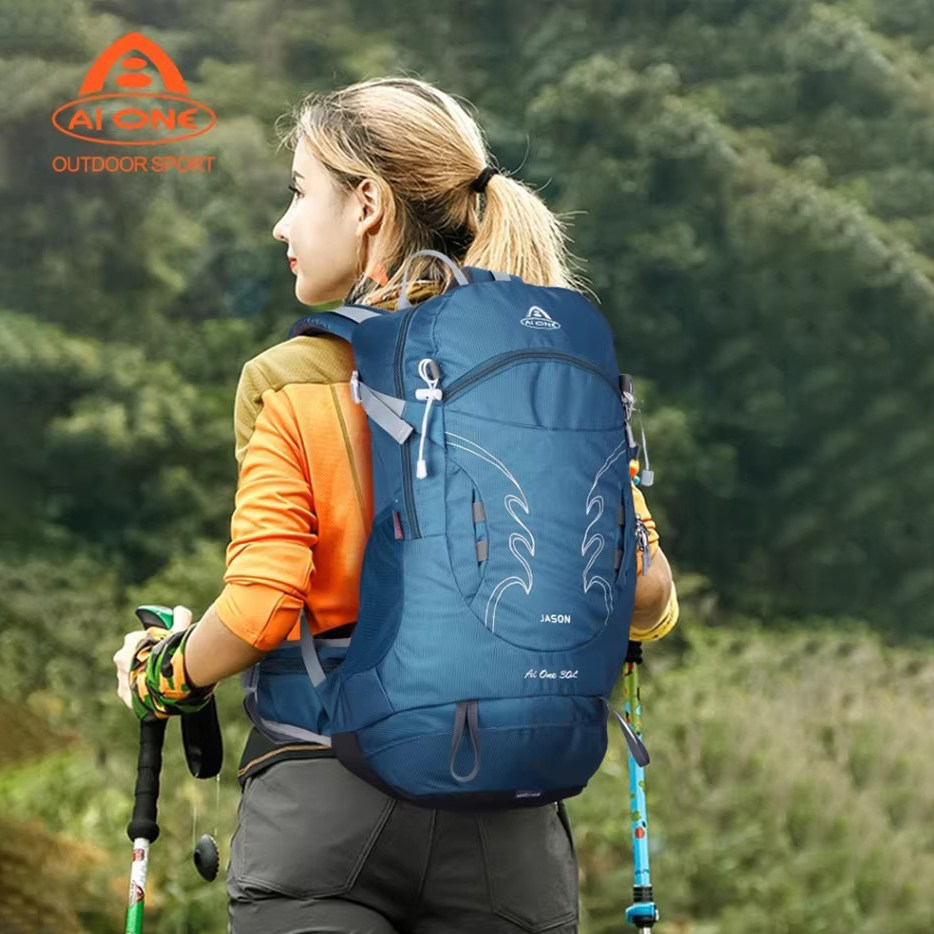 艾王户外30升小容量登山背包男女轻便悬浮背负旅行徒步出差双肩包