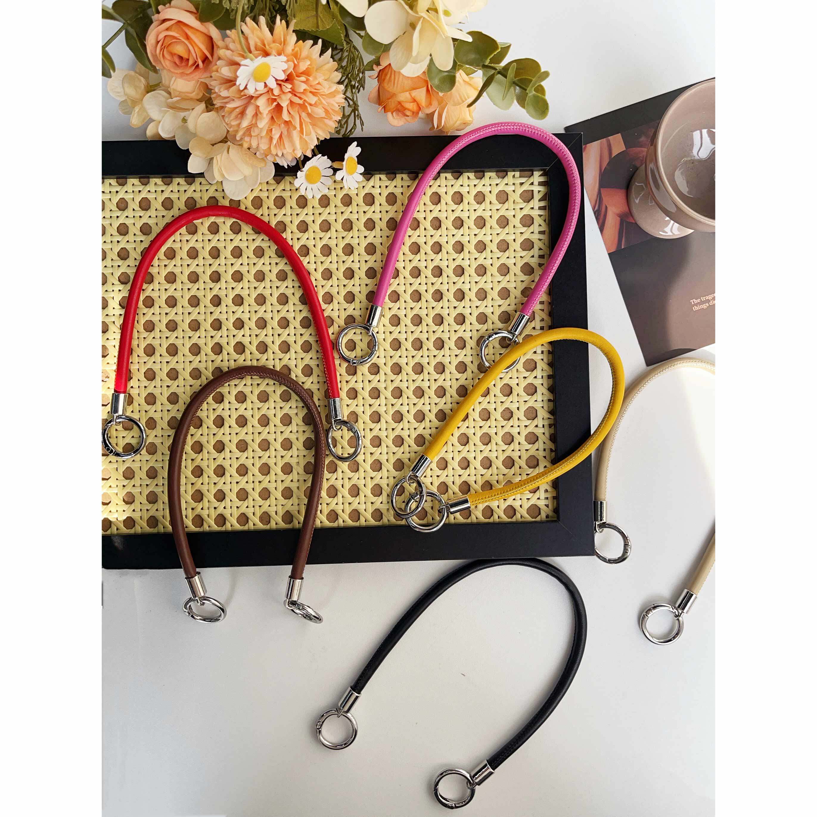 迪配新款日韩皮质手机壳挂绳防摔适用手机包包挂件防丢手拎手腕可斜挎