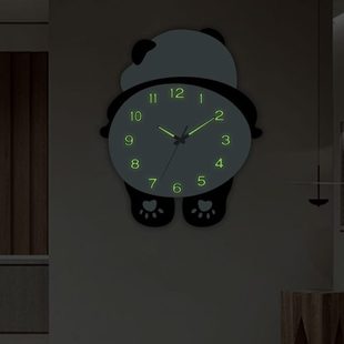 网红熊猫摇摆夜光钟表挂钟客厅2024简约家用挂墙创意时钟免打孔