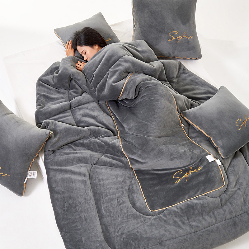 加厚牛奶绒抱枕车用被子两用冬天枕头被二合一Q车载靠枕车内午睡