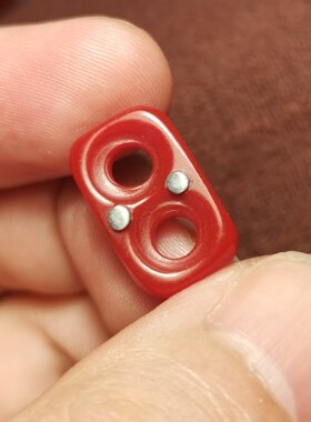 西藏文玩11*19mm左右红色料器树脂手工款镶嵌白铜咒点二饼挂环diy