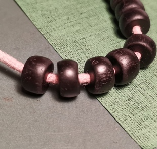 西藏文玩9mm散珠做旧墨黑色小叶紫檀直切马蹄形佩珠隔珠diy配饰