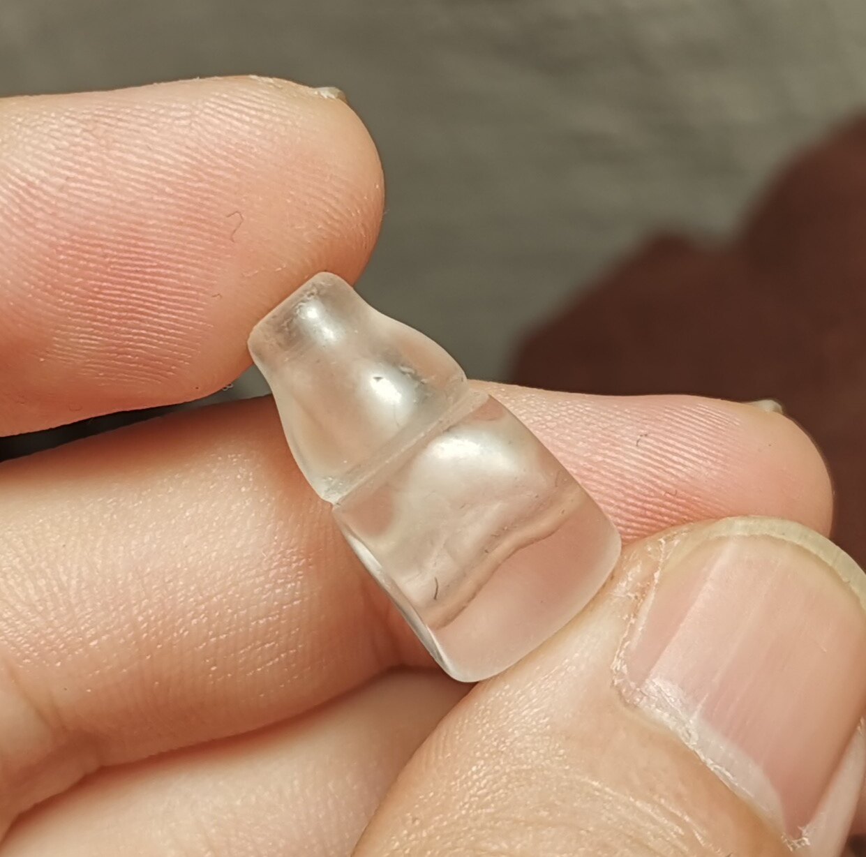 藏系文玩厚11宽10高21mm白透明料器树脂手工打磨大压痕三通佛头款