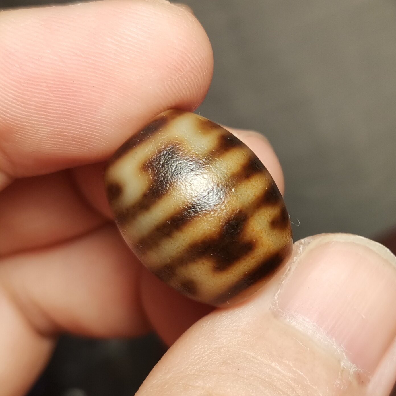 西藏文玩16*19mm老款式老磨沙莲花天珠一物一图锁骨链吊坠顶珠款