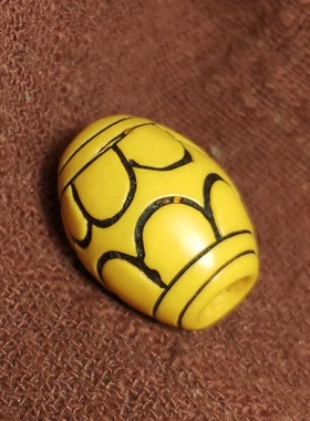 西藏元素老黄色料器手工大压痕达洛莲花座图腾百搭饰品配饰佩珠款