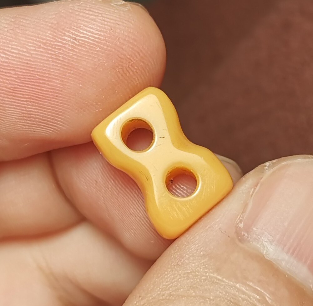 藏系文玩5*10*14.8mm黄色料器树脂手工打磨二饼双孔道接口挂环diy