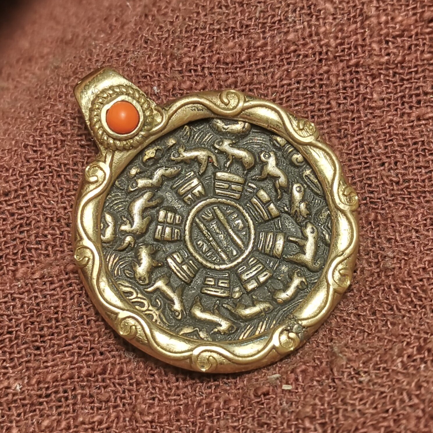 牧区古玩28.5mm小尺寸黄铜九宫八卦牌挂件一物一图随身佩戴腰牌款