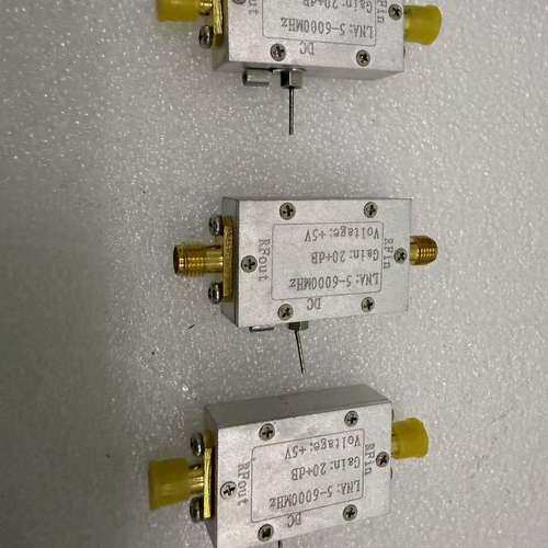 议价-二手射频宽带放大器LNA，5-6000MHz，增益20dB，