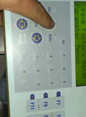 议价-原装施耐德控制器XBT P021010