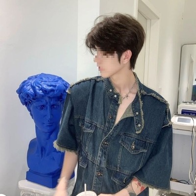 深蓝色牛仔衬衫男短袖小众设计感男模穿搭毛边七分袖衬衣夏季