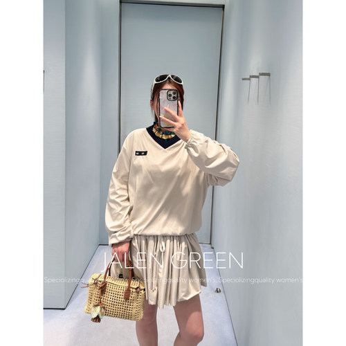 JALEN GREEN/淡人出门穿搭！ 柔润缎光肌理感长袖上衣+百褶短裙女
