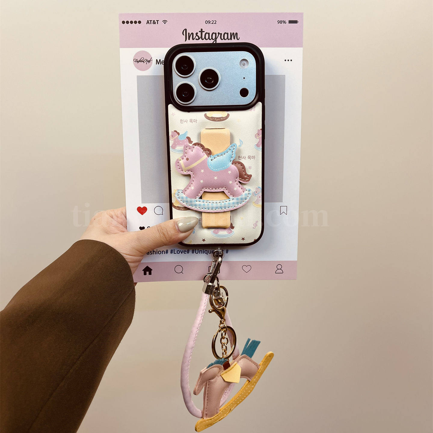 恬妤 少女心可爱天使木马腕带适用于iphone17pro手机壳苹果14皮质16promax本命年马年13挂绳15手拎14pro新款,3C数码配件,手机保护套/壳,淘宝优惠券,粉丝福利购,淘宝优惠卷