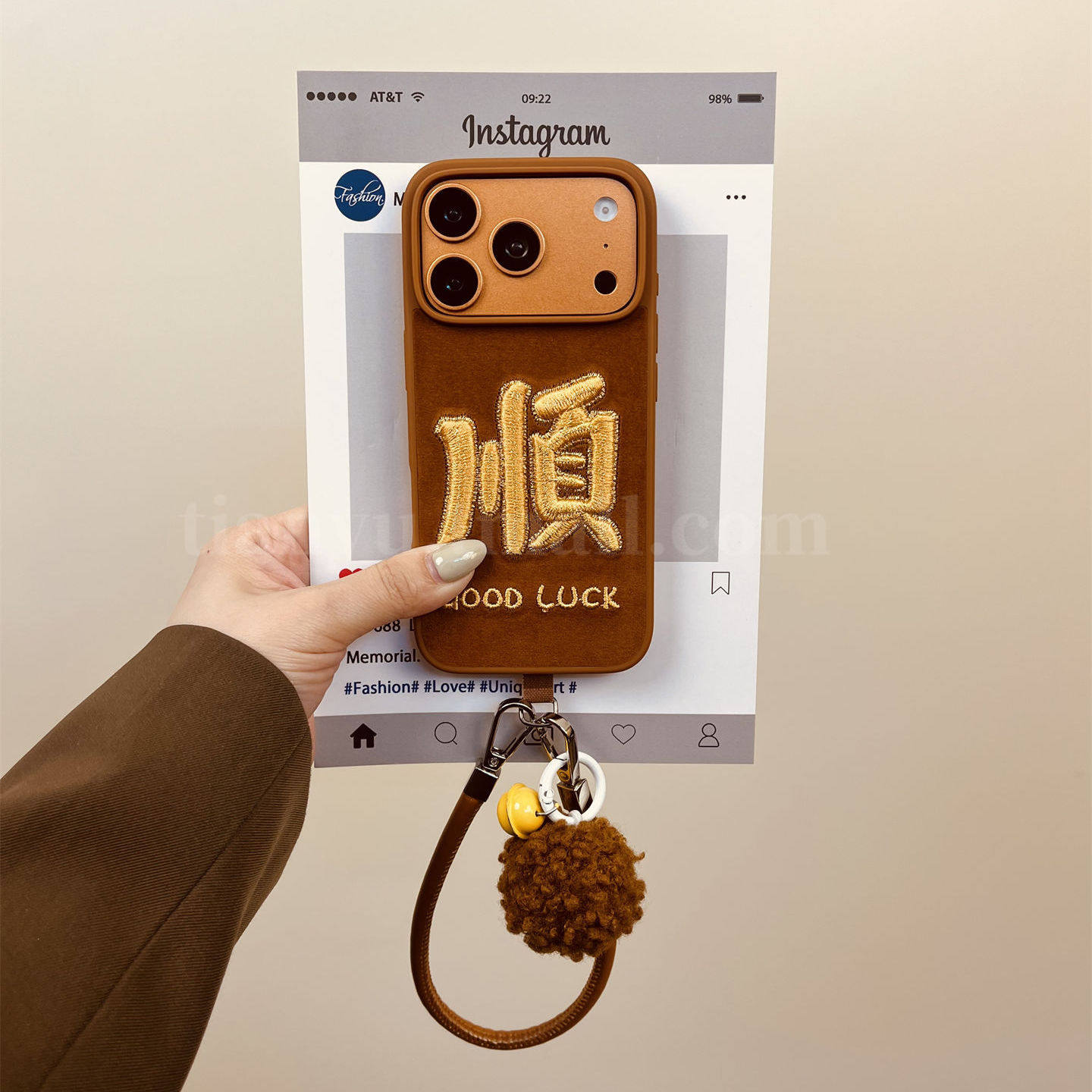 恬妤 中国风复古绒布刺绣顺字适用于iphone17pro手机壳苹果16promax秋冬新款13新年15毛球带挂绳14pro保护套,3C数码配件,手机保护套/壳,淘宝优惠券,粉丝福利购,淘宝优惠卷