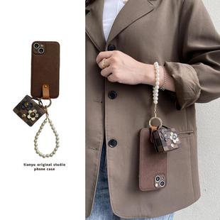 复古经典 耳机包适用于苹果16手机壳iphone14月球纹13promax珍珠手提链15promax斜挎11可背带12挂脖xsmax女款