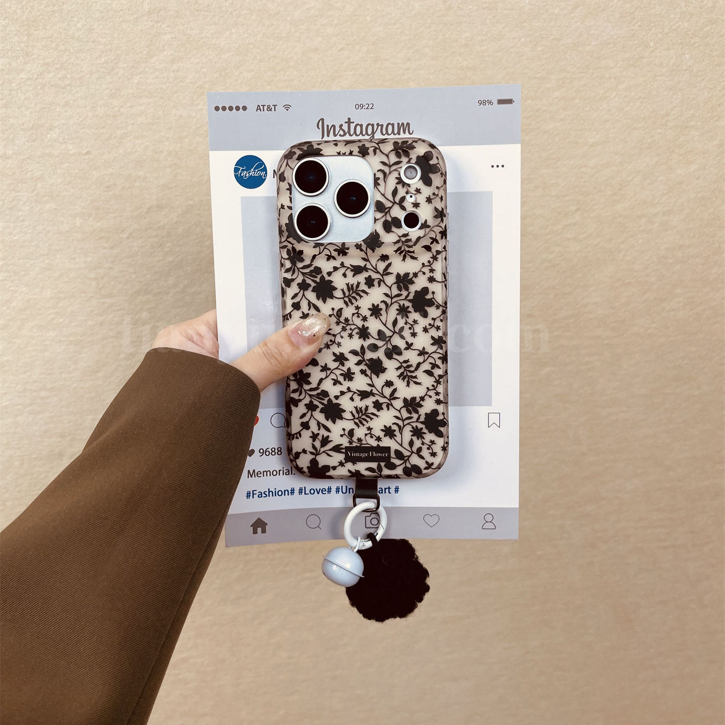 iphone系列复古黑色花纹手机壳