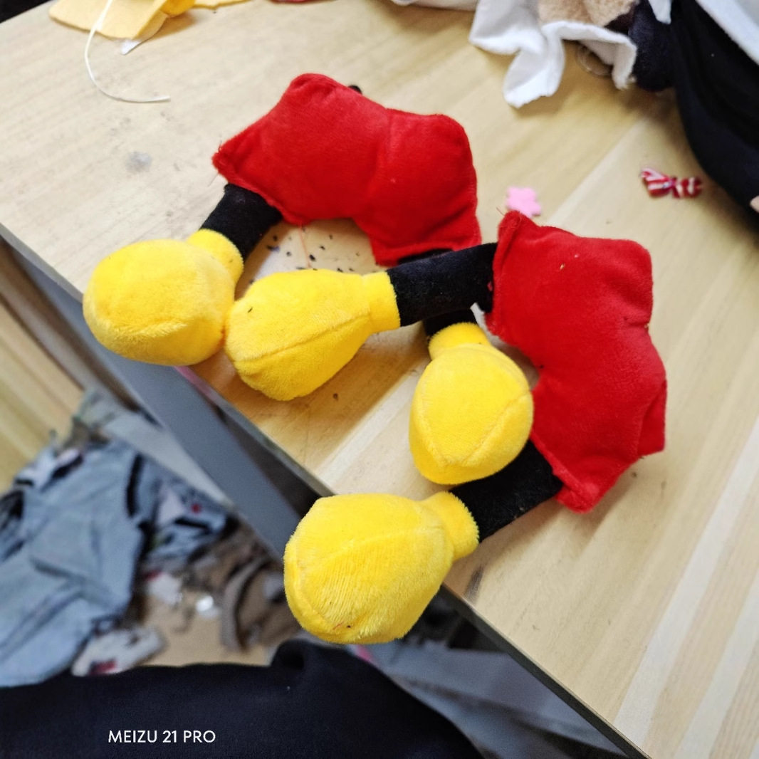 厂家供应新款米老鼠公仔米奇毛绒玩具公仔玩偶挂饰卡通米妮包挂件