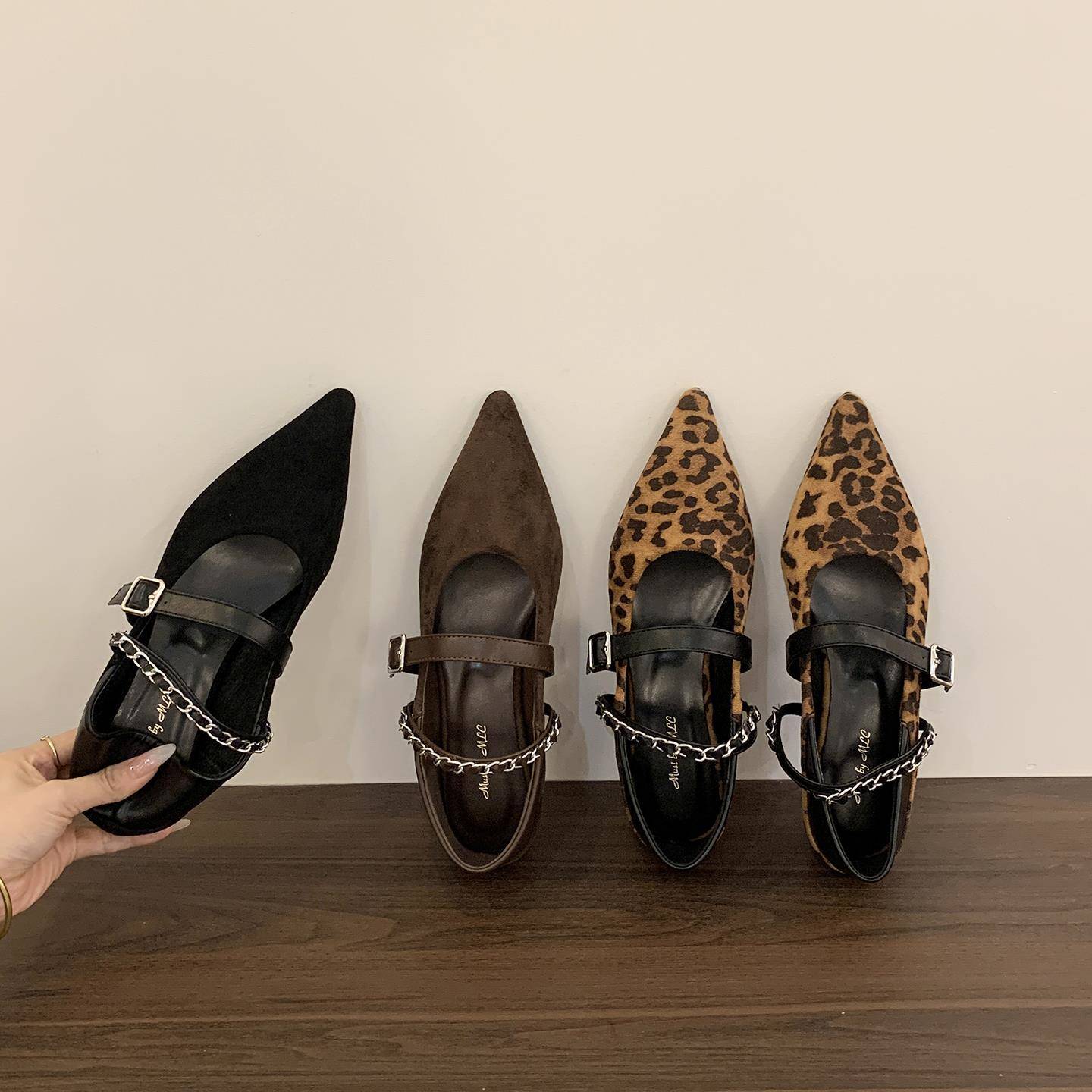 法式尖头绒面浅口内增高单鞋女2025新款豹纹一字扣带通勤玛丽珍鞋