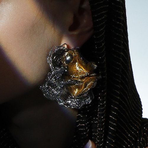 设计师款夸张大花朵耳钉耳环