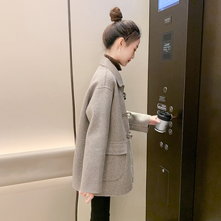 燕麦色牛角扣双面羊绒呢子大衣2025新款女装春秋中长款毛呢外套女