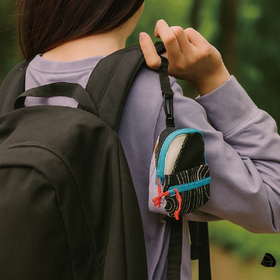 TheOMU新款多用途随身挂小背包