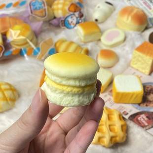 仿真小面包小慢菠萝包松饼吐司慢回弹玩具解压发泄squishy捏捏乐