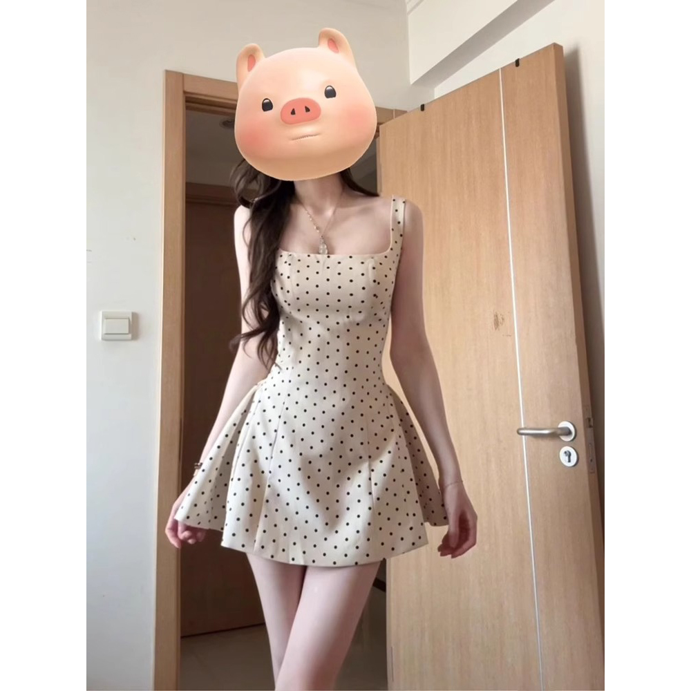 波点杏色方领吊带连衣裙女夏季穿搭法式显瘦a字短裙气质收腰裙子
