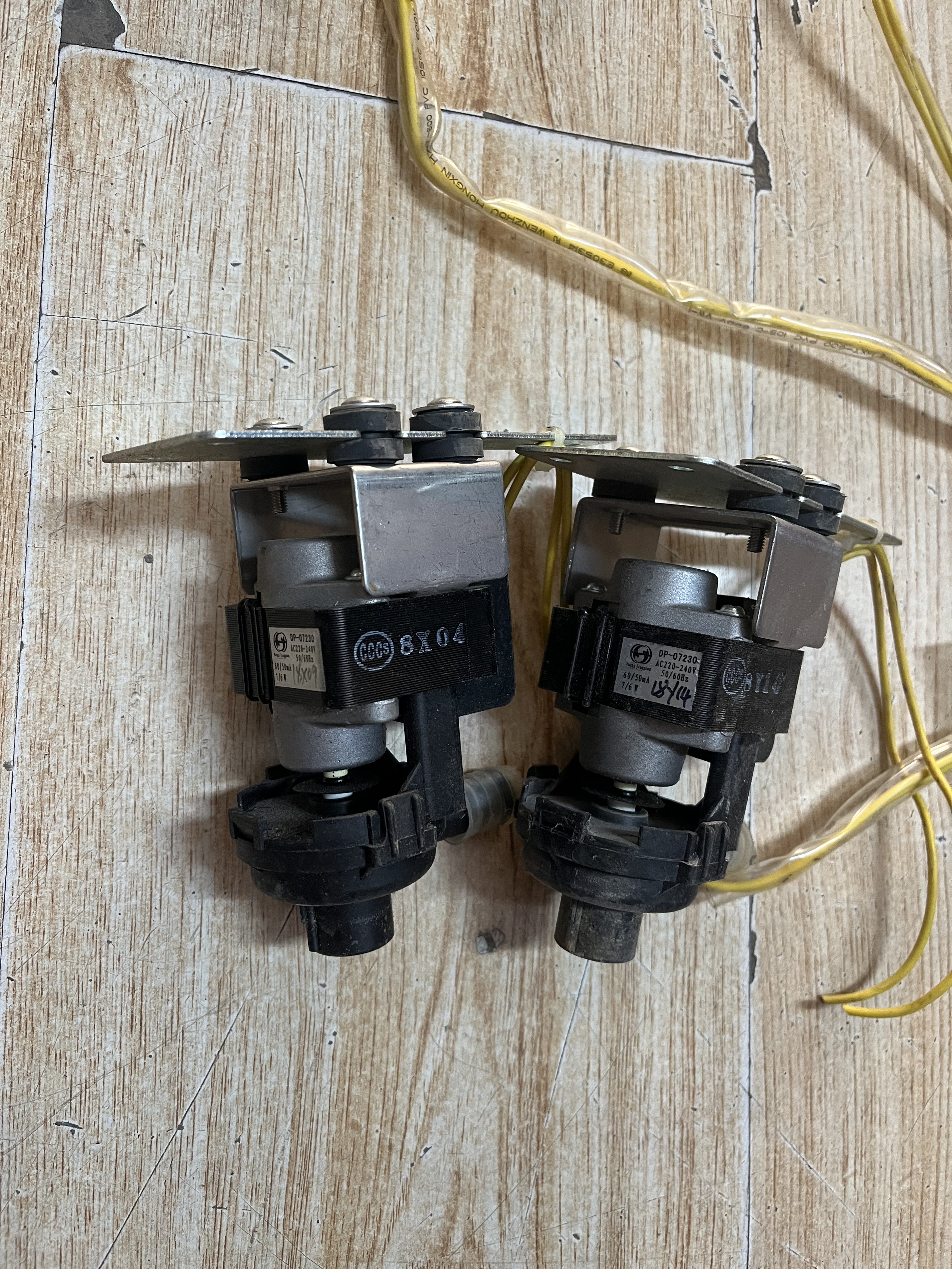 三菱重工空调制冷配件冷凝水排水泵罩极电机dp