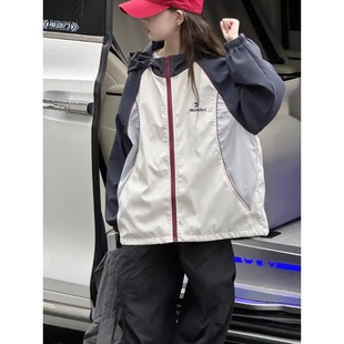 女童冲锋衣外套春秋款2026新款儿童超好看春季女孩初中生春装风衣