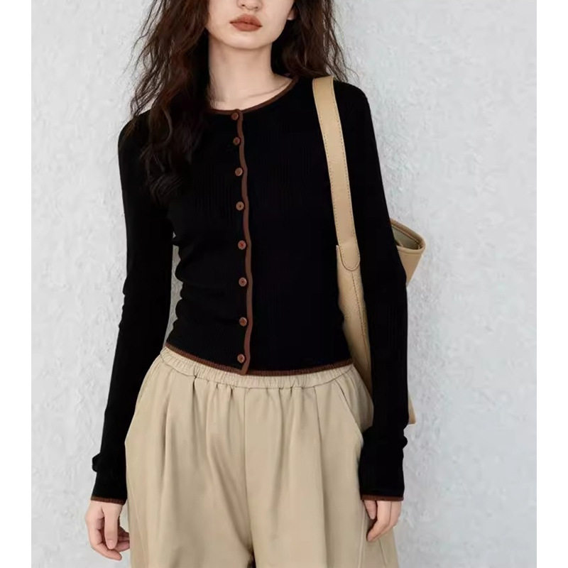 黑色撞色纽扣针织开衫女春季新款通勤设计感气质轻熟小众薄款上衣