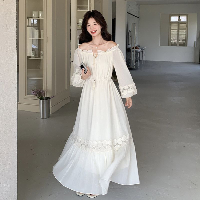 法式木耳边蕾丝拼接长袖连衣裙2026女春季新款设计感甜美好看长裙