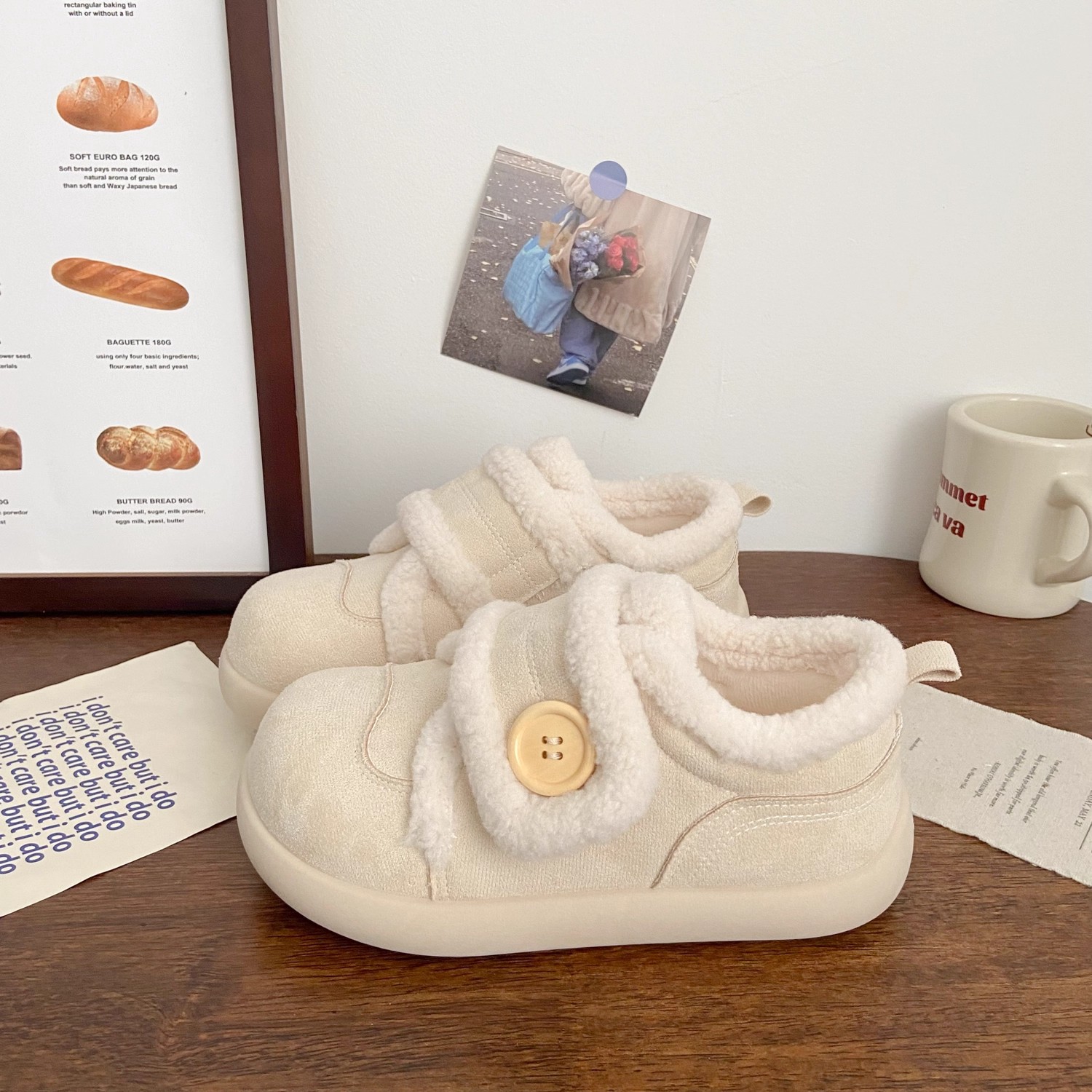 奶白加绒魔术贴板鞋女丑萌冬季新款棉鞋chic小众雪地靴运动小白鞋