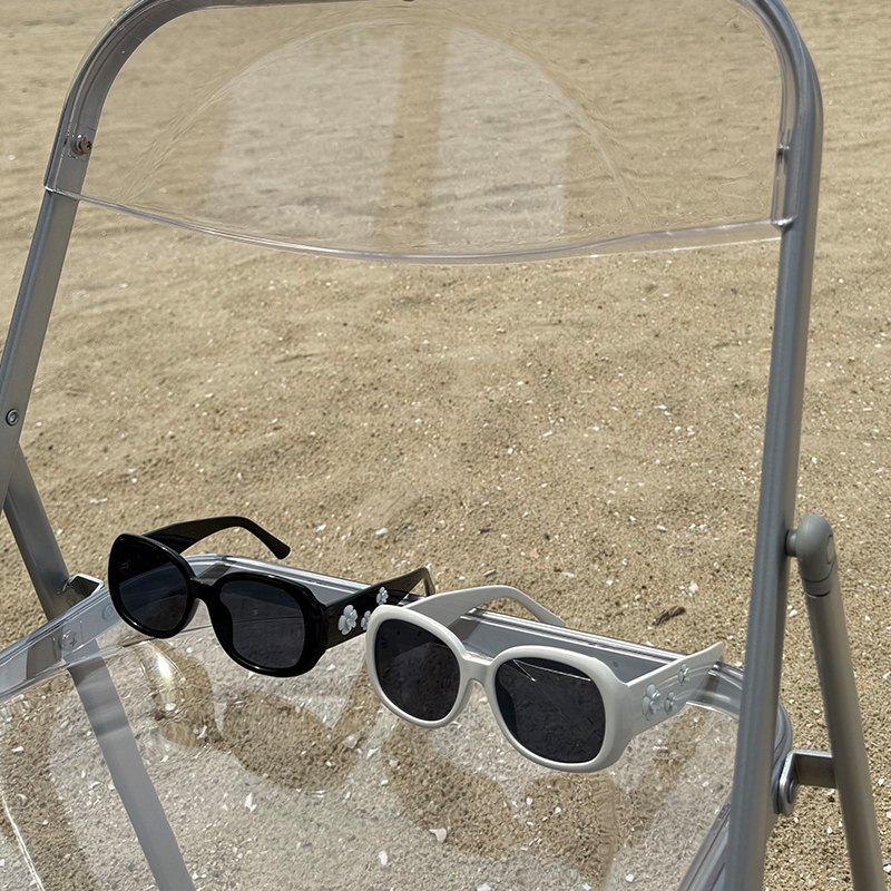 白色小花墨镜女潮2025新款椭圆大框圆脸显瘦高级感防紫外线太阳镜