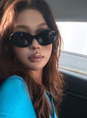 酉事2025新款黑框猫眼墨镜女欧美风复古椭圆小框适合方圆脸太阳镜