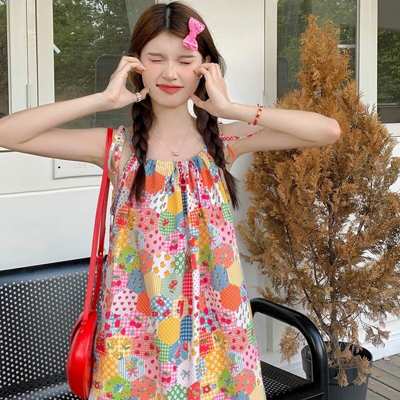 甜美减龄印花吊带连衣裙