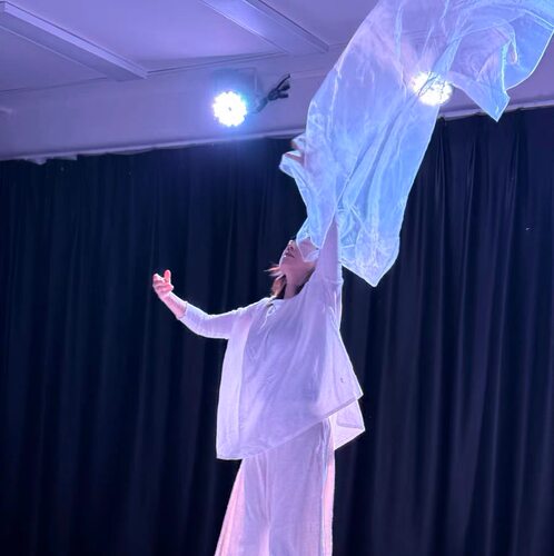 民谣酒馆国风舞蹈纱巾白色红色