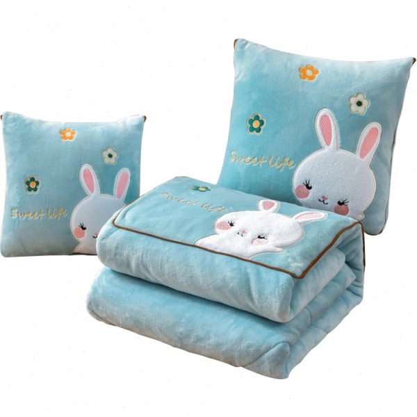 加厚抱枕被子两用二合一牛奶绒空调毯枕头多功能午睡办公室汽车载