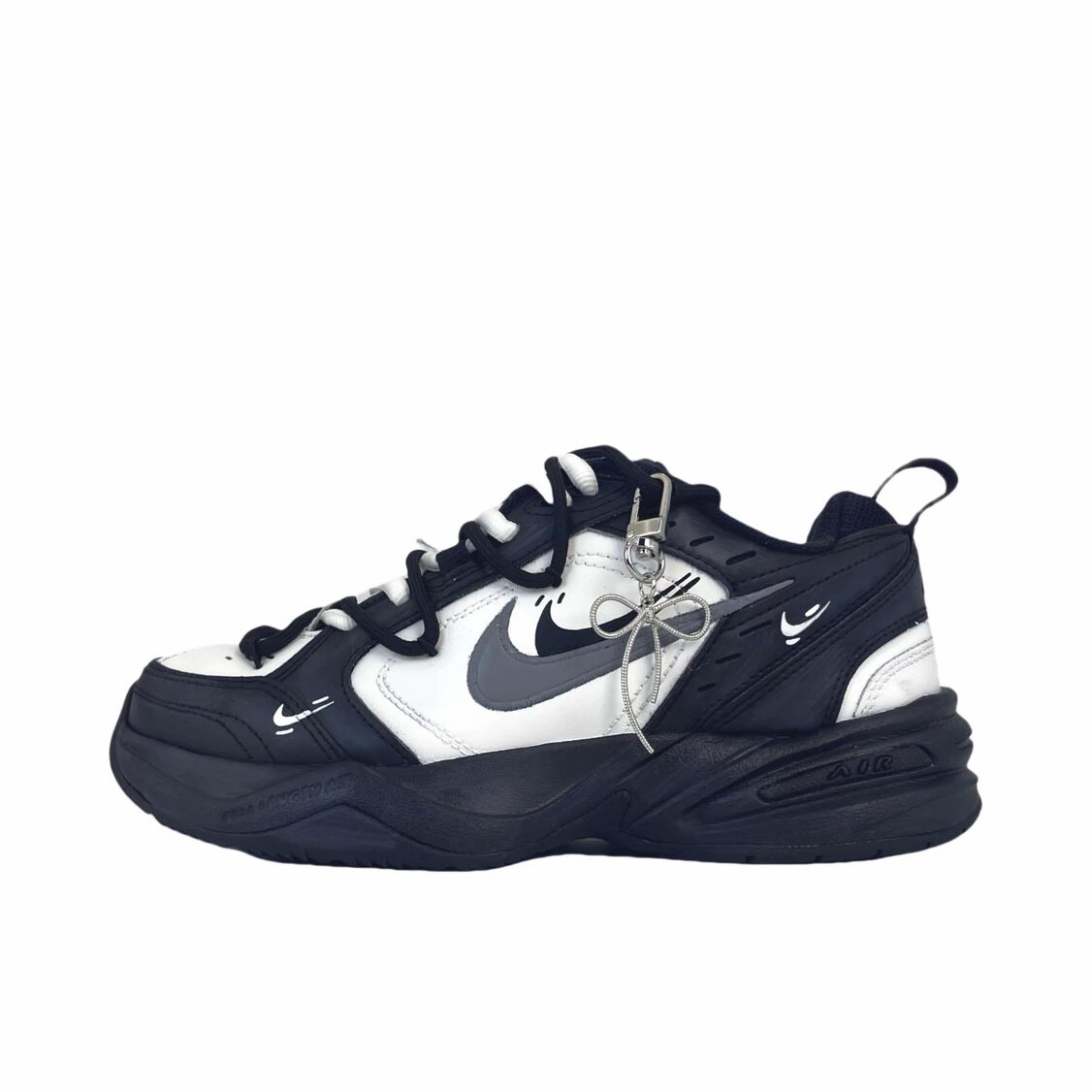 【定制球鞋】Nike AirMonarchIV运动休闲鞋 黑白蝴蝶结415445-001