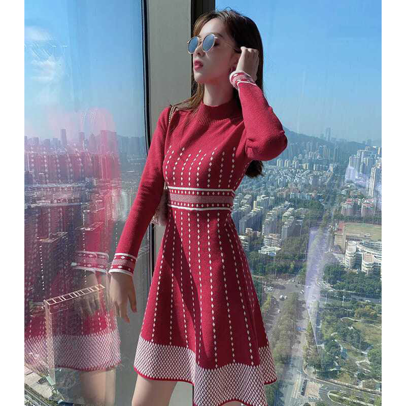 洋气减龄针织连衣裙半高领长袖女