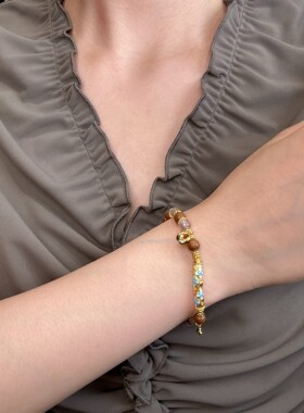 天然老山檀灰玛瑙小蓝花滴油手串