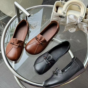 红珊瑚女鞋2025年秋季新款真皮单鞋中老年人软皮防滑复古妈妈皮鞋