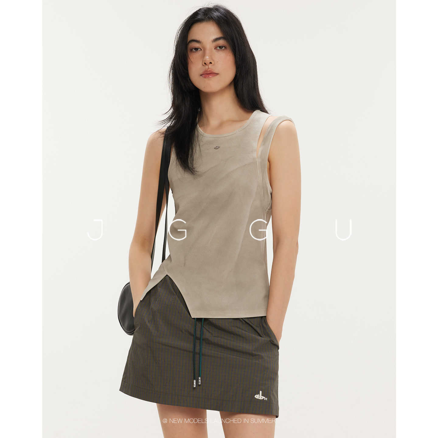 晶咕黑标JGGU【素简生机】美式复古辣妹开叉镂空背心不规则修身