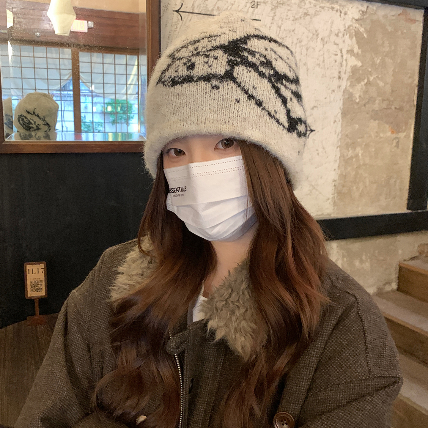 复古含羊毛蝴蝶提花针织帽