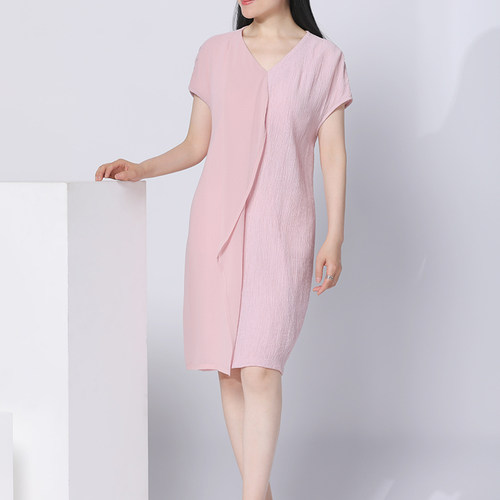 轻奢女士粉色V领前飘片连衣裙