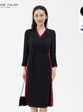 LIANGNUO靓诺黑色V领中长裙和腰线红色绣线长款连衣裙LL20142A