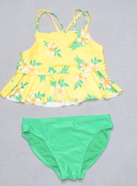 黄色花上衣绿色裤分体泳衣女大童
