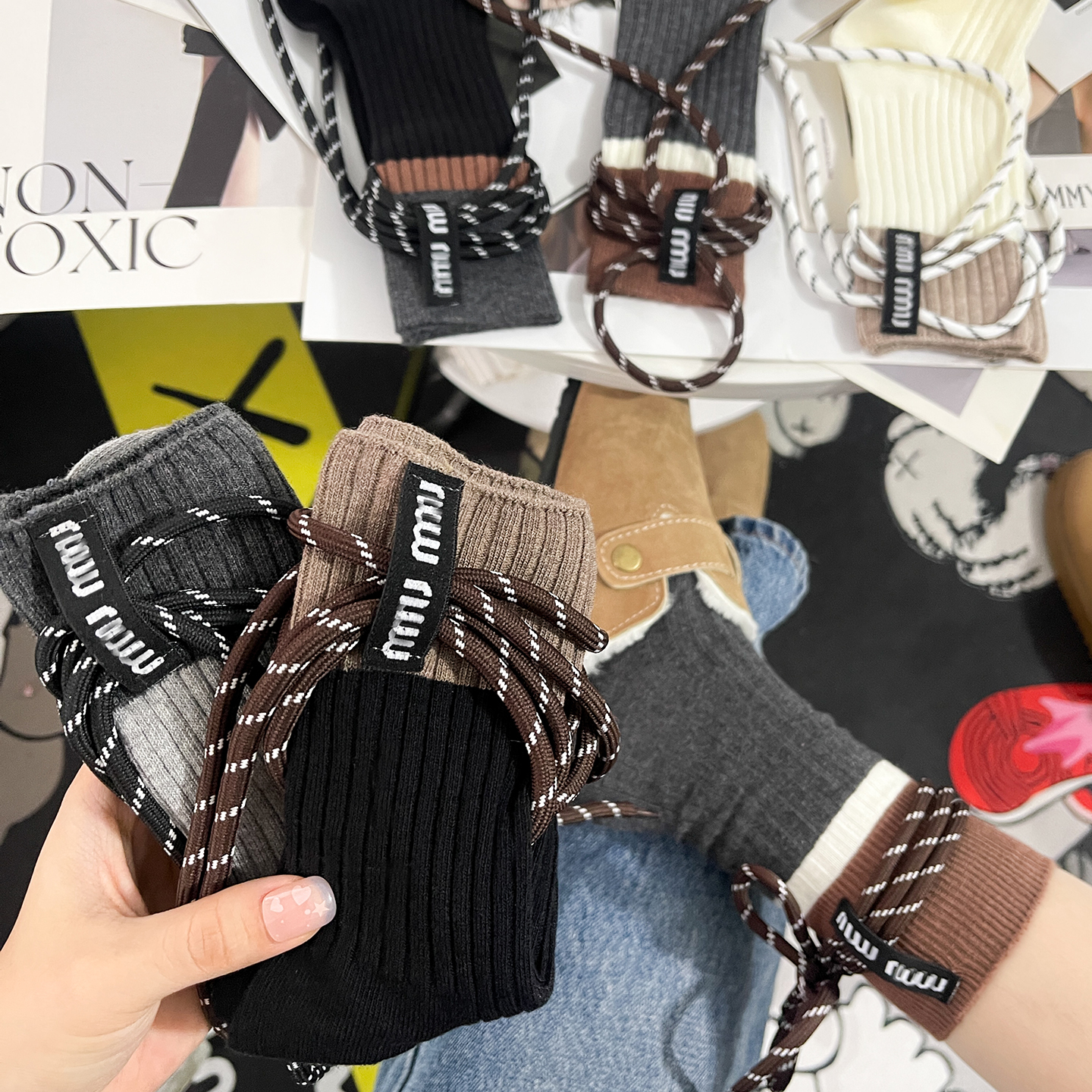 外穿绑鞋带字母M标拼接款