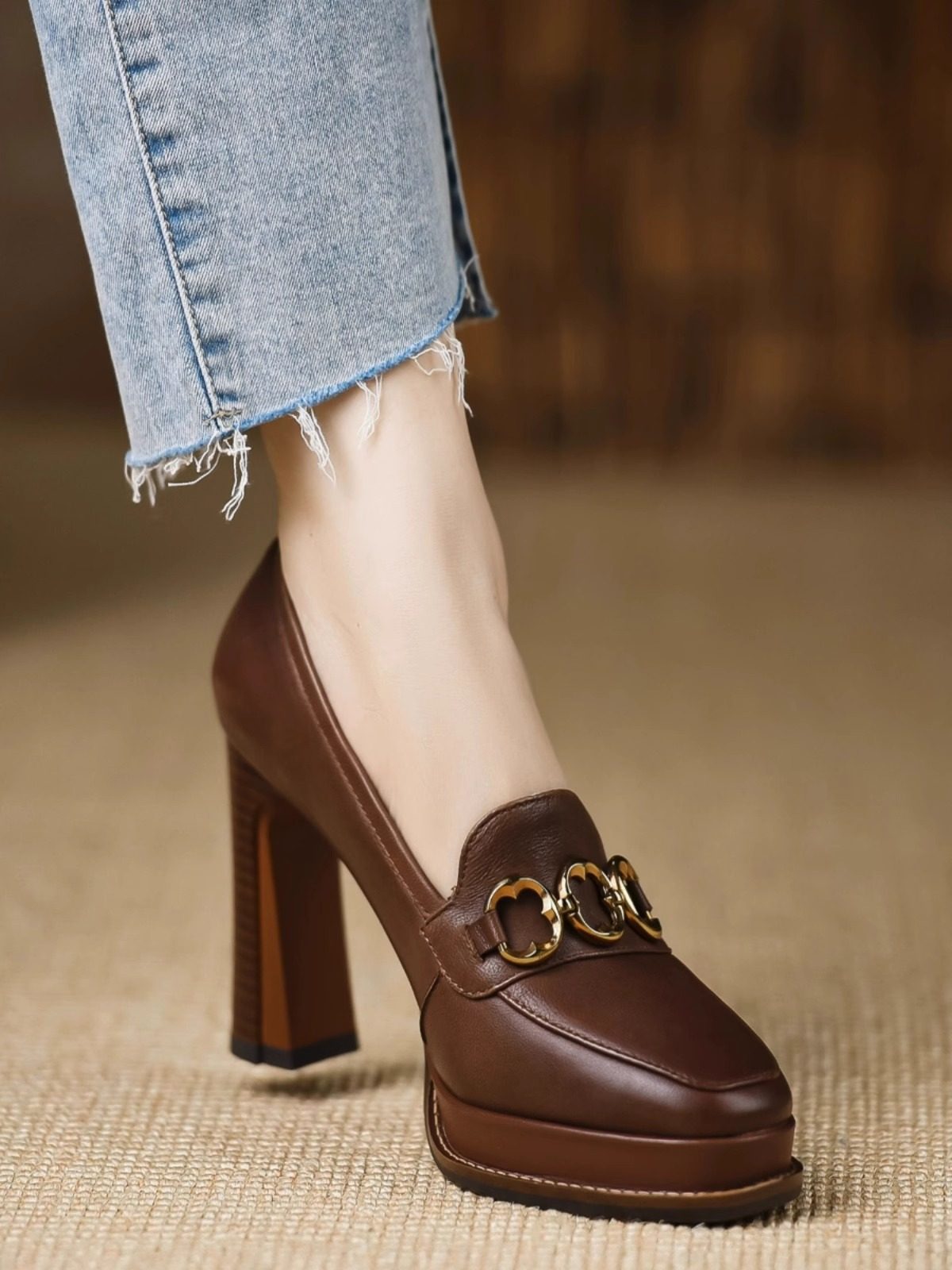 复古棕色高跟鞋女2025春季新款时尚百搭深口防水台真皮粗跟单鞋女,女鞋,深口单鞋,淘宝优惠券,粉丝福利购,淘宝优惠卷